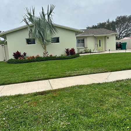 Freshly Remodeled 1970'S Single Story Villa North North Naples Εξωτερικό φωτογραφία
